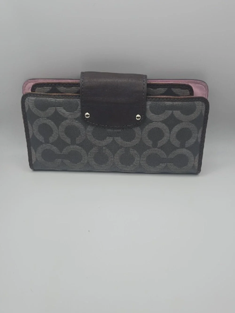 Coach classic signature